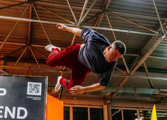  Батутный центр в Красноярске. Сервис Ultra Подарки. Купить подарочный сертификат в батутный центр, попробуйте прыжки на батуте в Красноярске. Сервис UltraPodarki.ru 8 (800) 555 95-30.. Батутный центр , батутный центр, батутный центр цены, батутный центр в Красноярске,  батутный парк, батут прыгать, прыжки +на батуте, батут Красноярск, батут спорт