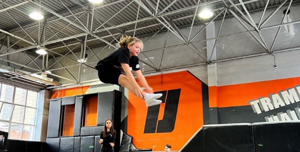  Батутный центр в Красноярске. Сервис Ultra Подарки. Купить подарочный сертификат в батутный центр, попробуйте прыжки на батуте в Красноярске. Сервис UltraPodarki.ru 8 (800) 555 95-30.. Батутный центр , батутный центр, батутный центр цены, батутный центр в Красноярске,  батутный парк, батут прыгать, прыжки +на батуте, батут Красноярск, батут спорт