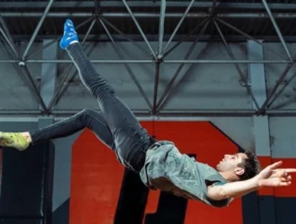  Батутный центр в Красноярске. Сервис Ultra Подарки. Купить подарочный сертификат в батутный центр, попробуйте прыжки на батуте в Красноярске. Сервис UltraPodarki.ru 8 (800) 555 95-30.. Батутный центр , батутный центр, батутный центр цены, батутный центр в Красноярске,  батутный парк, батут прыгать, прыжки +на батуте, батут Красноярск, батут спорт