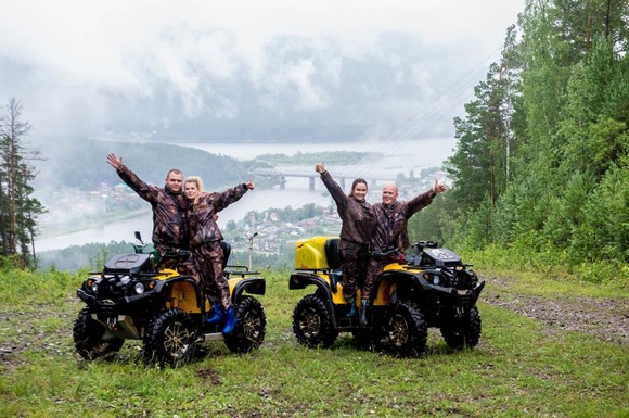 Катание на квадроциклах в Красноярске. Сервис Ultra Подарки. Подарочный сертификат на катание на квадроциклах в Красноярске. Закажите катание на квадроциклах недорого и наслаждайтесь активным отдыхом с друзьями. Выбирайте живописные маршруты для езды на квадроциклах. Сервис UltraPodarki.ru 8800-505-9530. Катание на квадроциклах, Прокат квадроциклов, езда на квадроцикле, прокат квадроциклов Красноярск, катание на квадроциклах Красноярск, Катание на квадроциклах зимой, Катание на квадроциклах летом, Сертификат на катание на квадроциклах 

