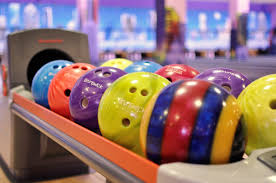 Игра в боулинг в Красноярске.Ultra Подарки. Игра в боулинг в Красноярске. Сервис: UltraPodarki.ru 8 800 505 95 30. Игра в боулинг, игра в боулинг Красноярск, боулинг Красноярск, купить боулинг Красноярск, играть в боулинг, играть в боулинг Красноярск