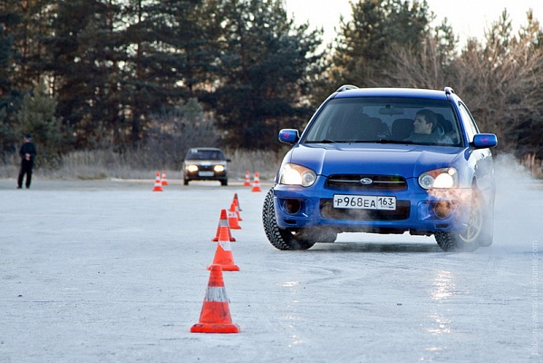 Контраварийное вождение в Красноярске. Ultra Подарки. Купить уроки контраварийного вождения в Красноярске. Научитесь водить машину в любых условиях! Сервис UltraPodarki.ru 8 800 505 95 30. Контраварийное вождение Красноярск, контраварийное вождение, экстремальное вождение Красноярск, экстремальное вождение, обучение вождению Красноярск, обучение вождению, вождение Красноярск, вождение,  курс вождения Красноярск, курс вождения, курсы экстремальное вождения Красноярск, курсы экстремального вождения, обучение в автошколе Красноярск, обучение в автошколе