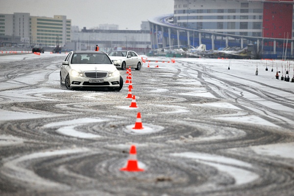 Контраварийное вождение в Красноярске. Ultra Подарки. Купить уроки контраварийного вождения в Красноярске. Научитесь водить машину в любых условиях! Сервис UltraPodarki.ru 8 800 505 95 30. Контраварийное вождение Красноярск, контраварийное вождение, экстремальное вождение Красноярск, экстремальное вождение, обучение вождению Красноярск, обучение вождению, вождение Красноярск, вождение,  курс вождения Красноярск, курс вождения, курсы экстремальное вождения Красноярск, курсы экстремального вождения, обучение в автошколе Красноярск, обучение в автошколе