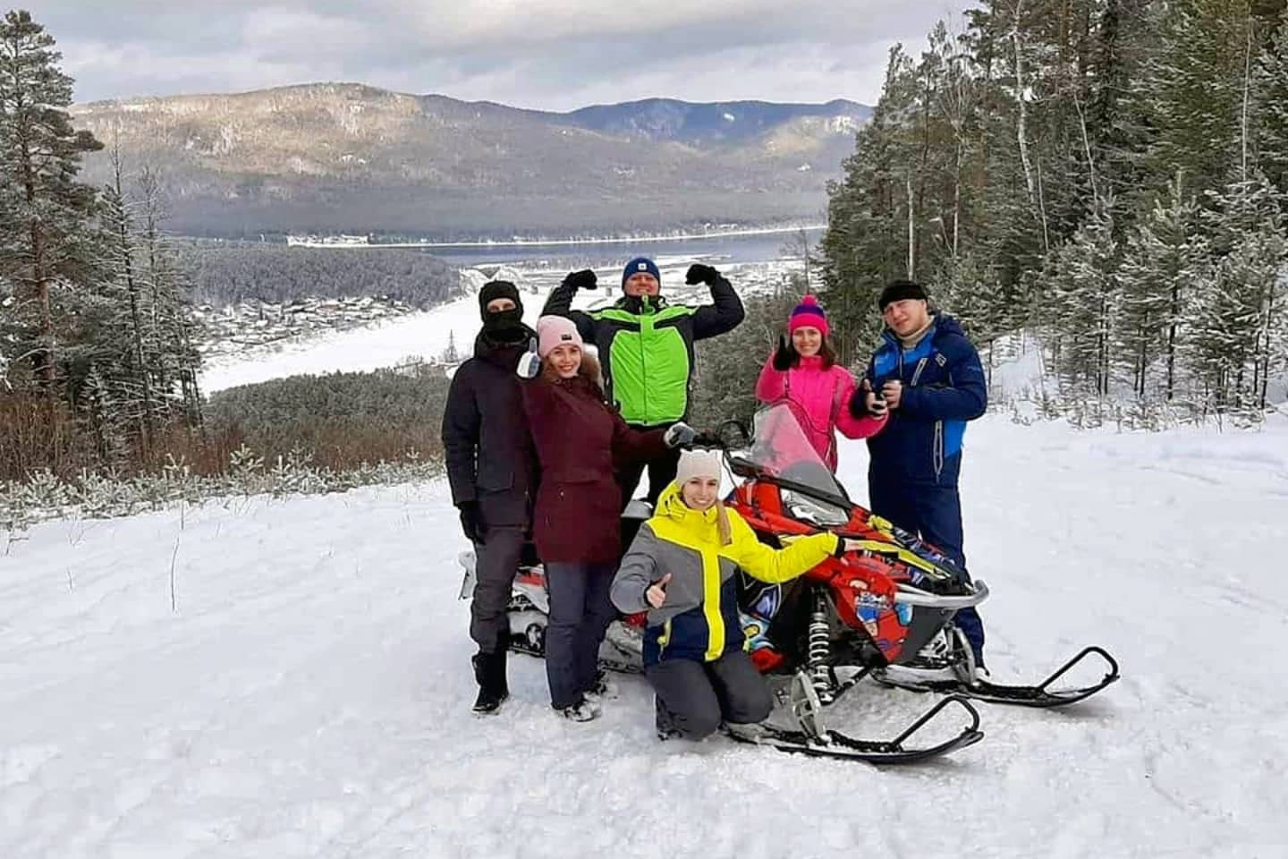 Прогулка на снегоходах