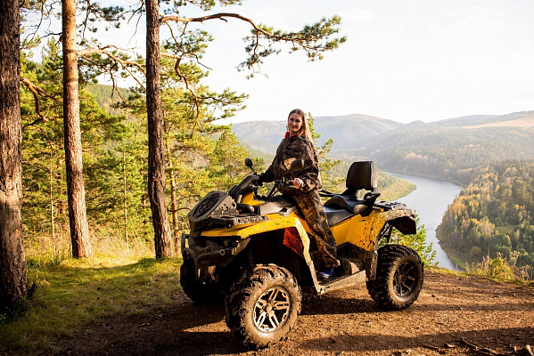 Катание на квадроциклах в Красноярске. Сервис Ultra Подарки. Подарочный сертификат на катание на квадроциклах в Красноярске. Закажите катание на квадроциклах недорого и наслаждайтесь активным отдыхом с друзьями. Выбирайте живописные маршруты для езды на квадроциклах. Сервис UltraPodarki.ru 8800-505-9530. Катание на квадроциклах, Прокат квадроциклов, езда на квадроцикле, прокат квадроциклов Красноярск, катание на квадроциклах Красноярск, Катание на квадроциклах зимой, Катание на квадроциклах летом, Сертификат на катание на квадроциклах 

