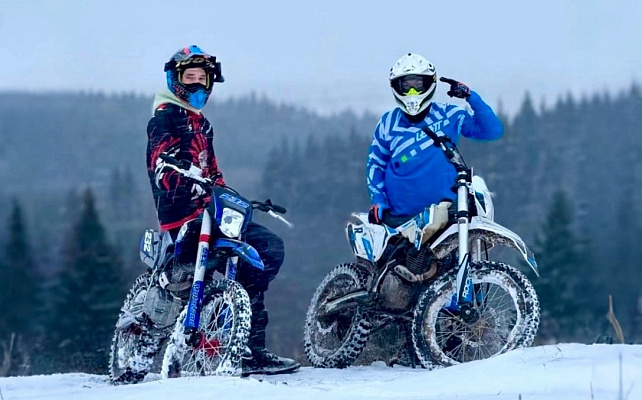 Катание на мотоцикле в Красноярске. ULTRA ПОДАРКИ. Купить катание на мотоцикле в Красноярске. Попробовав езду на мотоциклах, вы получите порцию адреналина и невероятные эмоции. Сервис: UltraPodarki.ru 8 800 505 95 30.. Катание на мотоцикле в Красноярске, прокат мотоциклов Красноярск, катание на мотоциклах, прокат мотоцикла, езда на мотоцикле Красноярск, езда на мотоцикле, мотопрогулка Красноярск, мотопрогулка, поездки на байке, личный мотоцикл, катание на мотоцикле, мотоциклетный шлем, увлечение поездками на мотоцикле, пристрастие к мотоциклам, сертификат на поездку на мотоцикле, прокатиться на мотоцикле, мото-транспорт, мото-треки, мото-поездки, езда на мотоцикле в Красноярске, катание на мотоцикле в Красноярске, мотоклуб в Красноярске