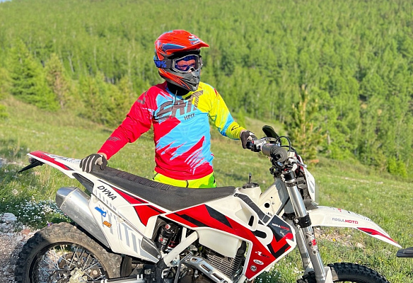 Катание на мотоцикле в Красноярске. ULTRA ПОДАРКИ. Купить катание на мотоцикле в Красноярске. Попробовав езду на мотоциклах, вы получите порцию адреналина и невероятные эмоции. Сервис: UltraPodarki.ru 8 800 505 95 30.. Катание на мотоцикле в Красноярске, прокат мотоциклов Красноярск, катание на мотоциклах, прокат мотоцикла, езда на мотоцикле Красноярск, езда на мотоцикле, мотопрогулка Красноярск, мотопрогулка, поездки на байке, личный мотоцикл, катание на мотоцикле, мотоциклетный шлем, увлечение поездками на мотоцикле, пристрастие к мотоциклам, сертификат на поездку на мотоцикле, прокатиться на мотоцикле, мото-транспорт, мото-треки, мото-поездки, езда на мотоцикле в Красноярске, катание на мотоцикле в Красноярске, мотоклуб в Красноярске