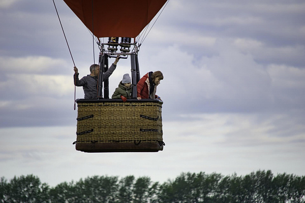 Романтическое свидание на воздушном шаре в Красноярске. Ultra Подарки. Купить романтическое свидание на воздушном шаре в Красноярске. Подарите самым близким незабываемые моменты и признайтесь в искренних чувствах. Сервис UltraPodarki.ru 8-800-505-95-30. Романтическое свидание на воздушном шаре в Красноярске, свидание в Красноярске, свидание на воздушном шаре, сертификат на свидание на воздушном шаре, сертификат на свидание в Красноярске, купить свидание, купить свидание Красноярск, первое свидание, девушка свидание, воздушный шар, полет на воздушном шаре