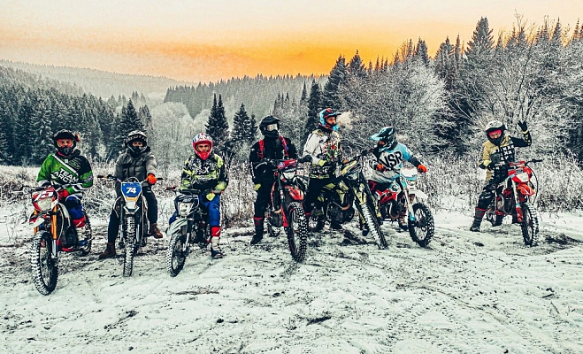 Катание на мотоцикле в Красноярске. ULTRA ПОДАРКИ. Купить катание на мотоцикле в Красноярске. Попробовав езду на мотоциклах, вы получите порцию адреналина и невероятные эмоции. Сервис: UltraPodarki.ru 8 800 505 95 30.. Катание на мотоцикле в Красноярске, прокат мотоциклов Красноярск, катание на мотоциклах, прокат мотоцикла, езда на мотоцикле Красноярск, езда на мотоцикле, мотопрогулка Красноярск, мотопрогулка, поездки на байке, личный мотоцикл, катание на мотоцикле, мотоциклетный шлем, увлечение поездками на мотоцикле, пристрастие к мотоциклам, сертификат на поездку на мотоцикле, прокатиться на мотоцикле, мото-транспорт, мото-треки, мото-поездки, езда на мотоцикле в Красноярске, катание на мотоцикле в Красноярске, мотоклуб в Красноярске