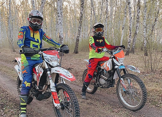 Катание на мотоцикле в Красноярске. ULTRA ПОДАРКИ. Купить катание на мотоцикле в Красноярске. Попробовав езду на мотоциклах, вы получите порцию адреналина и невероятные эмоции. Сервис: UltraPodarki.ru 8 800 505 95 30.. Катание на мотоцикле в Красноярске, прокат мотоциклов Красноярск, катание на мотоциклах, прокат мотоцикла, езда на мотоцикле Красноярск, езда на мотоцикле, мотопрогулка Красноярск, мотопрогулка, поездки на байке, личный мотоцикл, катание на мотоцикле, мотоциклетный шлем, увлечение поездками на мотоцикле, пристрастие к мотоциклам, сертификат на поездку на мотоцикле, прокатиться на мотоцикле, мото-транспорт, мото-треки, мото-поездки, езда на мотоцикле в Красноярске, катание на мотоцикле в Красноярске, мотоклуб в Красноярске