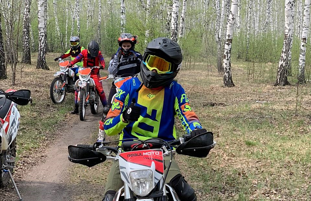 Катание на мотоцикле в Красноярске. ULTRA ПОДАРКИ. Купить катание на мотоцикле в Красноярске. Попробовав езду на мотоциклах, вы получите порцию адреналина и невероятные эмоции. Сервис: UltraPodarki.ru 8 800 505 95 30.. Катание на мотоцикле в Красноярске, прокат мотоциклов Красноярск, катание на мотоциклах, прокат мотоцикла, езда на мотоцикле Красноярск, езда на мотоцикле, мотопрогулка Красноярск, мотопрогулка, поездки на байке, личный мотоцикл, катание на мотоцикле, мотоциклетный шлем, увлечение поездками на мотоцикле, пристрастие к мотоциклам, сертификат на поездку на мотоцикле, прокатиться на мотоцикле, мото-транспорт, мото-треки, мото-поездки, езда на мотоцикле в Красноярске, катание на мотоцикле в Красноярске, мотоклуб в Красноярске