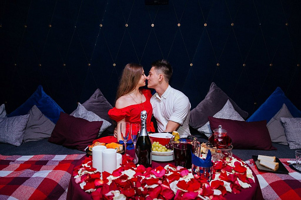 Романтическое свидание в кинотеатре в Красноярске. Ultra Подарки. Купить романтическое свидание в кинотеатре в Красноярске. Подарите самым близким незабываемые моменты и признайтесь в искренних чувствах. Сервис UltraPodarki.ru 8-800-505-95-30. Романтическое свидание в кинотеатре в Красноярске, свидание в Красноярске, свидание в кинотеатре, сертификат на свидание в кинотеатре, сертификат на свидание в Красноярске, купить свидание, купить свидание Красноярск, первое свидание, девушка свидание, хороший кинотеатре, романтический кинотеатре, романтический вечер, романтический ужин, романтические любимому, романтическая музыка