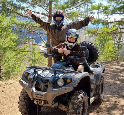 Катание на квадроциклах в Красноярске. Сервис Ultra Подарки. Подарочный сертификат на катание на квадроциклах в Красноярске. Закажите катание на квадроциклах недорого и наслаждайтесь активным отдыхом с друзьями. Выбирайте живописные маршруты для езды на квадроциклах. Сервис UltraPodarki.ru 8800-505-9530. Катание на квадроциклах, Прокат квадроциклов, езда на квадроцикле, прокат квадроциклов Красноярск, катание на квадроциклах Красноярск, Катание на квадроциклах зимой, Катание на квадроциклах летом, Сертификат на катание на квадроциклах 

