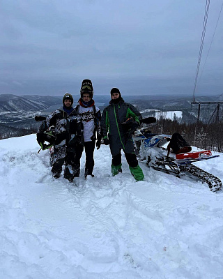 Катание на мотоцикле в Красноярске. ULTRA ПОДАРКИ. Купить катание на мотоцикле в Красноярске. Попробовав езду на мотоциклах, вы получите порцию адреналина и невероятные эмоции. Сервис: UltraPodarki.ru 8 800 505 95 30.. Катание на мотоцикле в Красноярске, прокат мотоциклов Красноярск, катание на мотоциклах, прокат мотоцикла, езда на мотоцикле Красноярск, езда на мотоцикле, мотопрогулка Красноярск, мотопрогулка