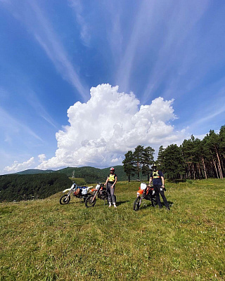 Катание на мотоцикле в Красноярске. ULTRA ПОДАРКИ. Купить катание на мотоцикле в Красноярске. Попробовав езду на мотоциклах, вы получите порцию адреналина и невероятные эмоции. Сервис: UltraPodarki.ru 8 800 505 95 30.. Катание на мотоцикле в Красноярске, прокат мотоциклов Красноярск, катание на мотоциклах, прокат мотоцикла, езда на мотоцикле Красноярск, езда на мотоцикле, мотопрогулка Красноярск, мотопрогулка