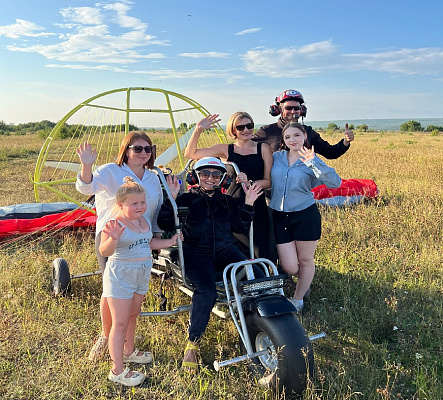 Полёт с инструктором на параплане в Красноярске. Ultra Подарки. Полёт с инструктором на параплане в Красноярске. Попробуйте полёт на двухместном параплане над столицей. Сервис: UltraPodarki.ru 8 800 505 95 30. Полёт на параплане, полёт на параплане Красноярск, полёт с инструктором на параплане Красноярск, полёт с инструктором на параплане, параплан Красноярск, параплан, парапланеризм Красноярск, купить параплан Красноярск