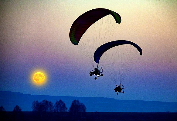 Полёт с инструктором на параплане в Красноярске. Ultra Подарки. Полёт с инструктором на параплане в Красноярске. Попробуйте полёт на двухместном параплане над столицей. Сервис: UltraPodarki.ru 8 800 505 95 30. Полёт на параплане, полёт на параплане Красноярск, полёт с инструктором на параплане Красноярск, полёт с инструктором на параплане, параплан Красноярск, параплан, парапланеризм Красноярск, купить параплан Красноярск