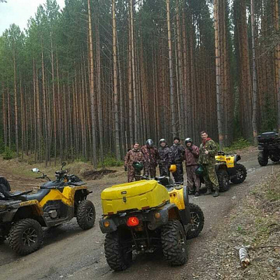 Прокат квадроциклов летом в Красноярске. Сервис Ultra Подарки. Подарочный сертификат на прокат квадроциклов летом и зимой в Красноярске. Закажите катание на квадроциклах недорого и наслаждайтесь активным отдыхом с друзьями. Выбирайте живописные маршруты для езды на квадроциклах. Сервис UltraPodarki.ru 8800-505-9530. Катание на квадроциклах, Прокат квадроциклов, езда на квадроцикле, прокат квадроциклов Красноярск, катание на квадроциклах Красноярск, Катание на квадроциклах зимой, Катание на квадроциклах летом, Сертификат на катание на квадроциклах 

