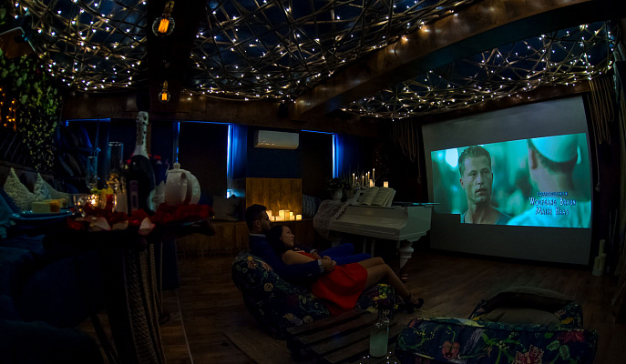 Романтическое свидание в кинотеатре в Красноярске. Ultra Подарки. Купить романтическое свидание в кинотеатре в Красноярске. Подарите самым близким незабываемые моменты и признайтесь в искренних чувствах. Сервис UltraPodarki.ru 8-800-505-95-30. Романтическое свидание в кинотеатре в Красноярске, свидание в Красноярске, свидание в кинотеатре, сертификат на свидание в кинотеатре, сертификат на свидание в Красноярске, купить свидание, купить свидание Красноярск, первое свидание, девушка свидание, хороший кинотеатре, романтический кинотеатре, романтический вечер, романтический ужин, романтические любимому, романтическая музыка