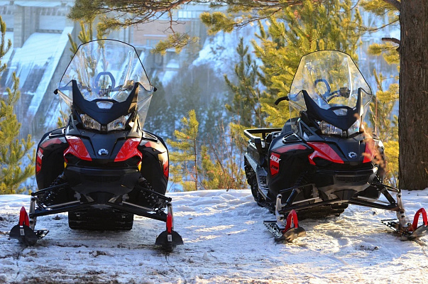 Катание на снегоходах в Красноярске в подарок. Сервис Ultra Подарки
. Подарочный сертификат на катание на снегоходах в Красноярске с друзьями. Закажите прокат снегоходов в подарок для мужчины по привлекательным ценам. Живописные маршруты для езды на снегоходах это отличная возможность активного отдыха. Сервис UltraPodarki.ru 8 800 505 95 30. катание на снегоходах, подарочный сертификат на катание на снегоходе, прокат снегоходов, прокат снегоходов Красноярск, катание на снегоходах Красноярск, езда на снегоходе