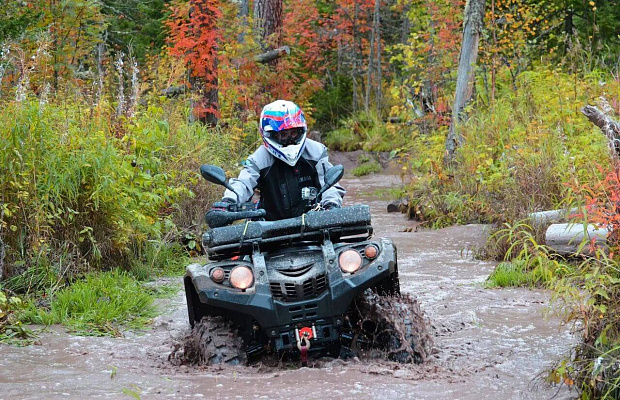 Прокат квадроциклов летом в Красноярске. Сервис Ultra Подарки. Подарочный сертификат на прокат квадроциклов летом и зимой в Красноярске. Закажите катание на квадроциклах недорого и наслаждайтесь активным отдыхом с друзьями. Выбирайте живописные маршруты для езды на квадроциклах. Сервис UltraPodarki.ru 8800-505-9530. Катание на квадроциклах, Прокат квадроциклов, езда на квадроцикле, прокат квадроциклов Красноярск, катание на квадроциклах Красноярск, Катание на квадроциклах зимой, Катание на квадроциклах летом, Сертификат на катание на квадроциклах 

