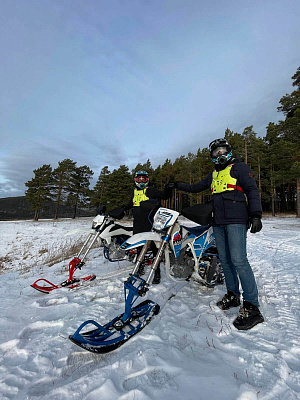 Катание на мотоцикле в Красноярске. ULTRA ПОДАРКИ. Купить катание на мотоцикле в Красноярске. Попробовав езду на мотоциклах, вы получите порцию адреналина и невероятные эмоции. Сервис: UltraPodarki.ru 8 800 505 95 30.. Катание на мотоцикле в Красноярске, прокат мотоциклов Красноярск, катание на мотоциклах, прокат мотоцикла, езда на мотоцикле Красноярск, езда на мотоцикле, мотопрогулка Красноярск, мотопрогулка