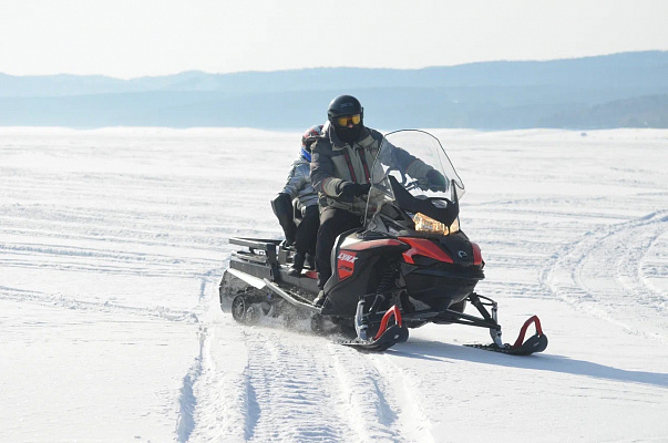 Катание на снегоходах в Красноярске в подарок. Сервис Ultra Подарки
. Подарочный сертификат на катание на снегоходах в Красноярске с друзьями. Закажите прокат снегоходов в подарок для мужчины по привлекательным ценам. Живописные маршруты для езды на снегоходах это отличная возможность активного отдыха. Сервис UltraPodarki.ru 8 800 505 95 30. катание на снегоходах, подарочный сертификат на катание на снегоходе, прокат снегоходов, прокат снегоходов Красноярск, катание на снегоходах Красноярск, езда на снегоходе
