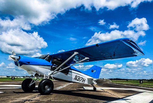 Развлекательный полёт на самолёте. Подарочные сертификаты Ultra Подарки Красноярск. Купить оригинальный подарок или подарочный сертификат на Развлекательный полёт на самолёте. Сервис UltraPodarki.ru Красноярск 8 800 505 95 30. 