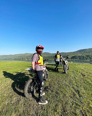 Катание на мотоцикле в Красноярске. ULTRA ПОДАРКИ. Купить катание на мотоцикле в Красноярске. Попробовав езду на мотоциклах, вы получите порцию адреналина и невероятные эмоции. Сервис: UltraPodarki.ru 8 800 505 95 30.. Катание на мотоцикле в Красноярске, прокат мотоциклов Красноярск, катание на мотоциклах, прокат мотоцикла, езда на мотоцикле Красноярск, езда на мотоцикле, мотопрогулка Красноярск, мотопрогулка